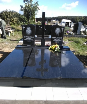 Памятник двойной 136